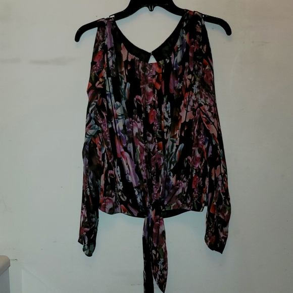 Bebe Tie Front Slit Sleeve Floral Print Blouse - Picture 1 of 8